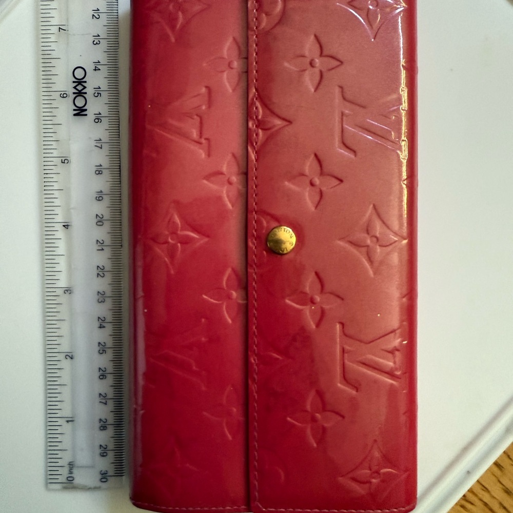 Louis Vuitton Fuchsia patent Leather Wallet